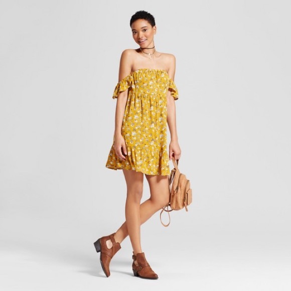 Yellow off the should tired ruffle dress - Picture 1 of 1